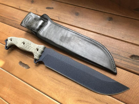 Hola,me tengo que comprar,un cuchillo mediano.
Me gustan muchísimo los de supervivencia y sobre todo Tácticos.
Tiene 91