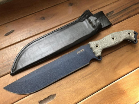 Hola,me tengo que comprar,un cuchillo mediano.
Me gustan muchísimo los de supervivencia y sobre todo Tácticos.
Tiene 90