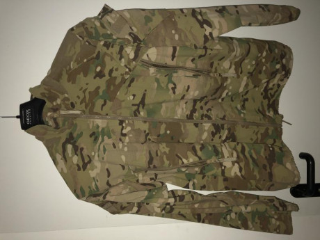 Se vende cortavientos ECWCS GEN III original en multicam. En perfecto estado y talla medium regular.

Precio: 00
