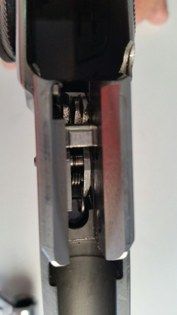 Vendo pistola FN BROWNING HP 35 9 mm. pb. Es de las fabricadas en Bélgica. Funcionando, sin ningún problema. 22