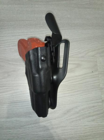 Vendo funda Safariland, para HK USP Compact, en perfecto estado, sin un arañazo.

Apenas se ha usado, 01