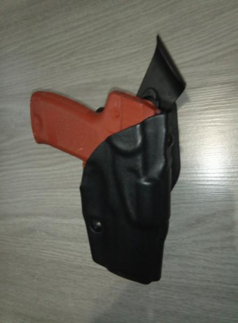 Vendo funda Safariland, para HK USP Compact, en perfecto estado, sin un arañazo.

Apenas se ha usado, 00