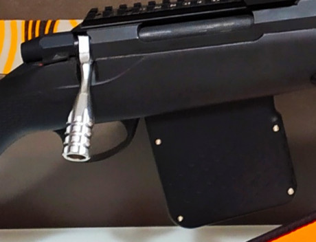 Se trata de la culata de un Tikka T3X Lite, valida para cualquier Tikka T3X o T3 con cañón normal. También 01