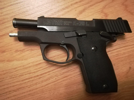 Vendida , por favor se puede cerrar el tema
El arma esta guiada en A y no se puede guiar en F.
Con la 10