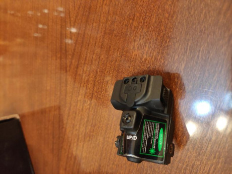 Vendo smith and wesson m&p compact 22lr en perfecto estado, muy pocos tiros.500€ con caja original 00
