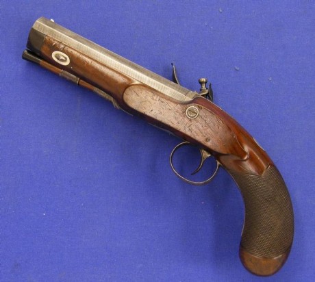 Voy a colocar unas fotos de un arma larga alemana de llave de mecha del siglo XVI. 111