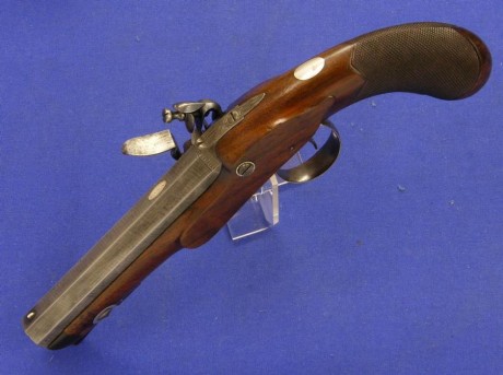 Voy a colocar unas fotos de un arma larga alemana de llave de mecha del siglo XVI. 120