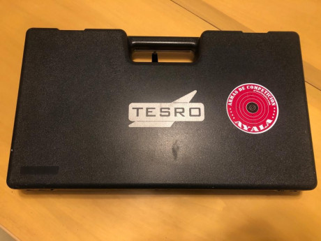 Un amigo que no domina la informática me pide que le anuncie esto:

Tengo que dejar el tiro por lesión 01