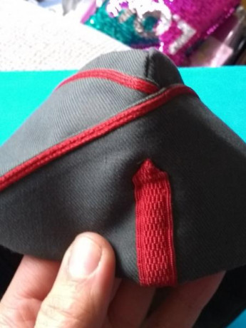 Gorra y gorro de la Guardia Civil. Creo que de la academia. 20€ mas 8€ gastos de envío. En Valladolid. 01
