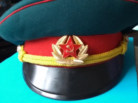 Gorra de plato Soviética. 30€ gastos de envío incluidos. En Valladolid. 02