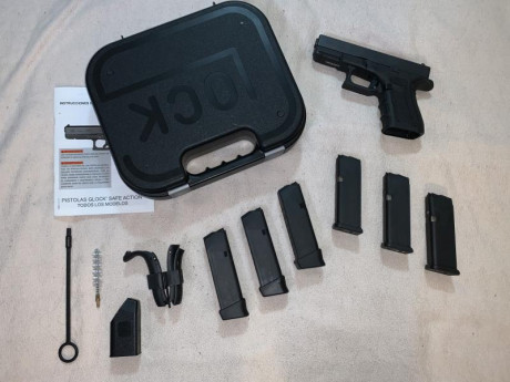 Como nueva. En perfecto estado. Usada para ipsc pero con muy pocos disparos. 
- 3 cargadores
- 3 cargadores 02