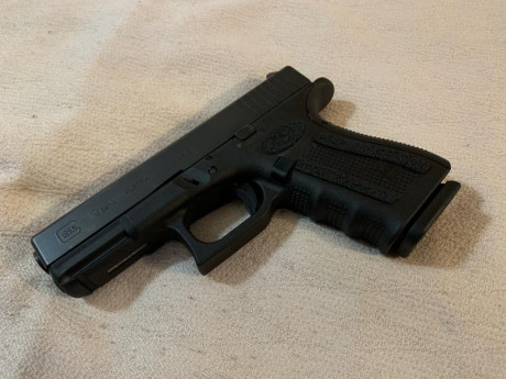 Como nueva. En perfecto estado. Usada para ipsc pero con muy pocos disparos. 
- 3 cargadores
- 3 cargadores 01