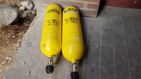 Hola a todos, vendo dos botellas de aire comprimido de 6 litros de capacidad y  una presión de trabajo 01