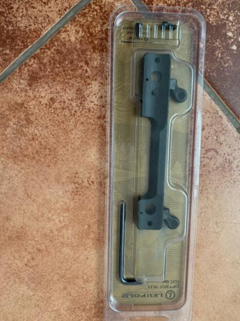 Vendo montura y anillas de pulgada (25,9 mm) para fusil remington 700, son de quita y pon sin que el punto 00