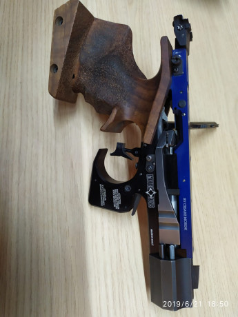 HOLA UN AMIGO DEL CLUB VENDE ESTA MAGNIFICA PISTOLA CONOCIDA POR TODOS YA QUE MI AMIGO TRABAJA LOS FINES 00