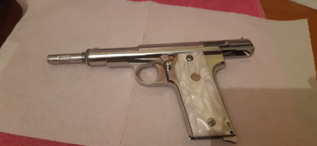 Muy buenas
Vendo Astra 400 9 mm largo cromada, una joya histórica, cachas originales y otras de nacarina. 00