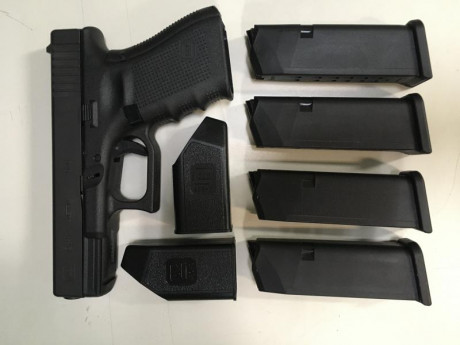 hola, vendo Glock 19, Gen 4. Esta nueva, a estrenar (digo bien, a estrenar pq no ha sido usada nunca, 02