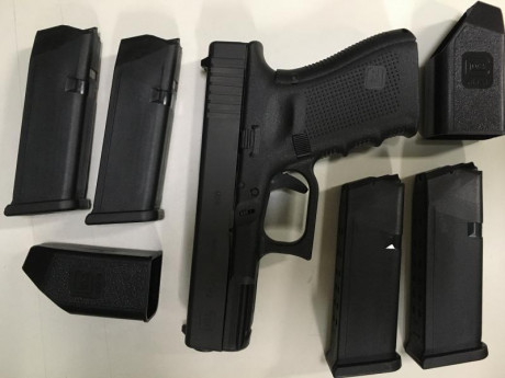 hola, vendo Glock 19, Gen 4. Esta nueva, a estrenar (digo bien, a estrenar pq no ha sido usada nunca, 01