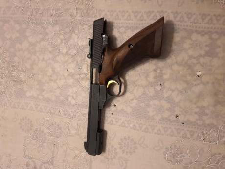 :tanque^: Se vende FN Browning Internacional 
Tiene muy buena precisión y pido 
100 e 00