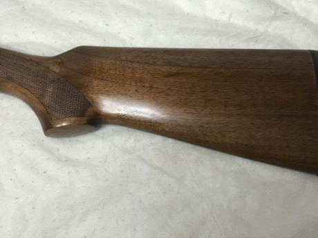 Vendo escopeta superpuesta Lanber 2087 hunter. Calibre 12/76. 5 polichockes. Prácticamente a estrenar. 02