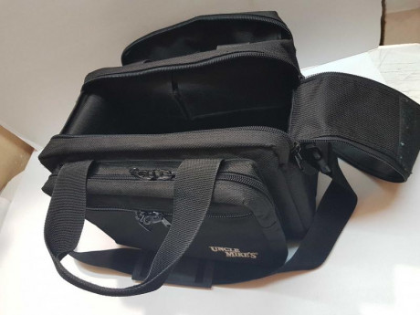 Vendo bolsa para el tiro Uncle Mike's realizada en cordura de alta resistencia. La bolsa esta impecable 01