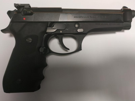 Vendida.
pistola Beretta modelo FS92 calibre 9 en muy buen estado. Con alza regulable. Guiada en A, pero 02