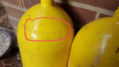 Hola a todos, vendo dos botellas de aire comprimido de 6 litros de capacidad y  una presión de trabajo 41