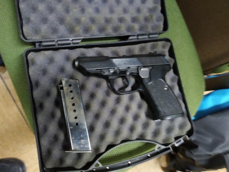 Vendo Walther p5.
Esta guiada en A.
En el estado que se ve en la foto y solo un cargador.
Se encuentra 00