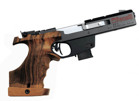 Muy buenas compañeros,
Pues decidido a comprarme un arma .22lr después de un par de semanas de tener mi 151