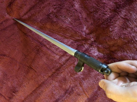 Vendo esta bayoneta para la versión china del SKS, me vino con un Mosin Nagant M44 y no la quiero para 01