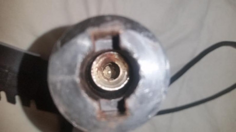 Hola a todos los amigos foreros.
Mi consulta o problema es el siguiente:
Me han regalado un cuchillo de 61