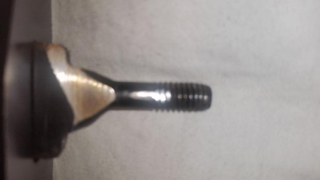 Hola a todos los amigos foreros.
Mi consulta o problema es el siguiente:
Me han regalado un cuchillo de 60