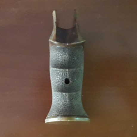 Vendo cacha de madera de la marca Kn (nill-Griffe) para revolver SW. 
Características: SW K/L SP
Precio: 01