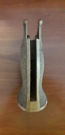 Vendo cacha de la marca Kn (nill-Griffe) para revolver SW. 
Características: SW K/L 10