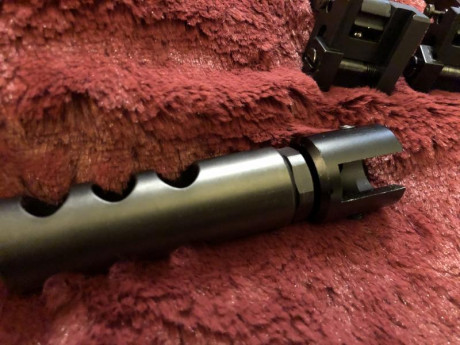 Vendo bocacha de 5,56 válida para todas las roscas de dicho calibre y adaptador de dicha bocacha para 00