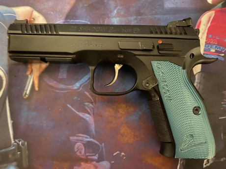 Hola Muy buenas,
Pues eso vendo mi CZ Shadow 2, por cambio de división. El arma esta afinada solo de muelles, 01