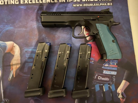 Hola Muy buenas,
Pues eso vendo mi CZ Shadow 2, por cambio de división. El arma esta afinada solo de muelles, 11