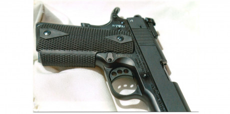 Vendo pistola Colt mod. 1911 del 22 Lr.  GOLD CUP  fabricada por Walther bajo licencia de Colt.
La pistola 52