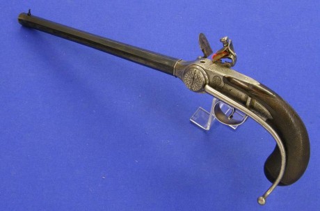Voy a colocar unas fotos de un arma larga alemana de llave de mecha del siglo XVI. 12