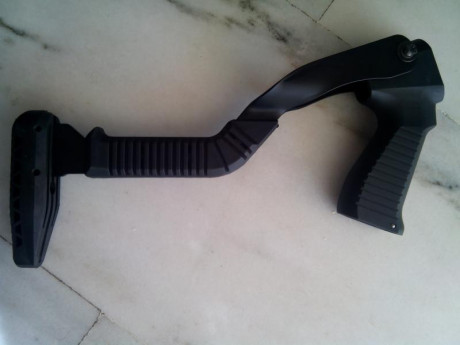 Culata plegable para escopeta táctica Stinger RXT 1206 Táctical Defender.
Se puede usar con la culata 02