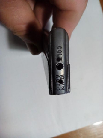 Hola vendo cargador monohilera Colt 10mm auto
Con talón protector incluido
Precio 35€ con envió a peninsula 11