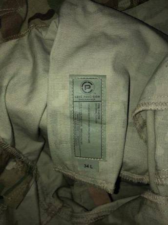 Por falta de uso se vende un pantalón y camiseta multicam de la marca Crye Precision Gen. 2.
El pantalón 00