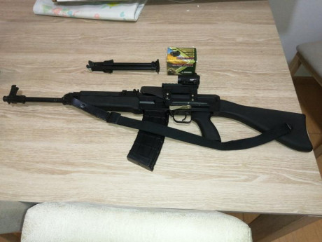 Vendo vz 58 cl 222 remington  con dos cargadores de 30, uno limitado a 3, según normativa.
Incluyo reflector 00