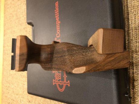 Hola a tod@s....  VENDIDA!!
Vendo cacha TALLA M para una Morini CM22.  Está impecable como se puede ver 01