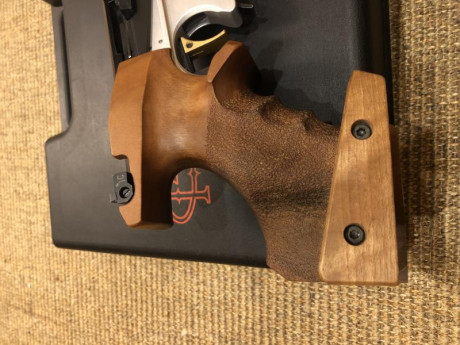 Hola a tod@s....  VENDIDA!!
Vendo cacha TALLA M para una Morini CM22.  Está impecable como se puede ver 00