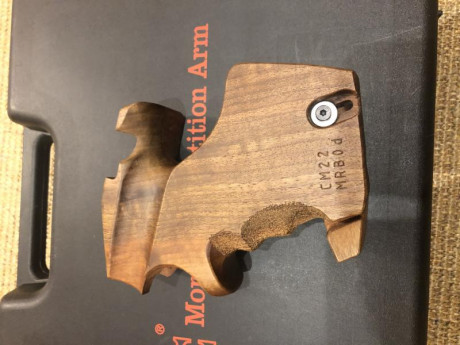  17F0BB3F-DA78-45BE-8C64-D5FC015F2120.jpeg Hola a tod@s.... 
vendo una cacha Rink,  talla M para una Morini 12