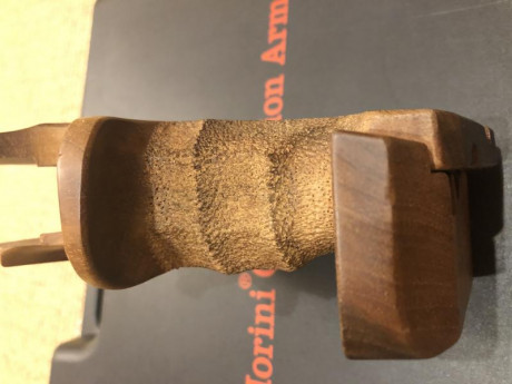  17F0BB3F-DA78-45BE-8C64-D5FC015F2120.jpeg Hola a tod@s.... 
vendo una cacha Rink,  talla M para una Morini 11