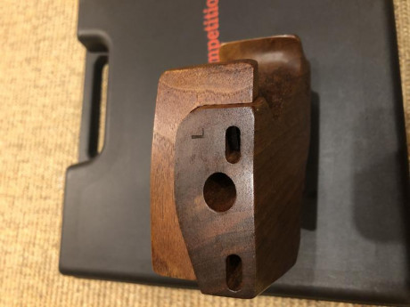 Hola a tod@s....  VENDIDA!!
vendo cacha CM Cesáreo Morini para una Morini CM22.. 
es talla M y se encuentra 00