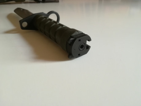 Hola a todos los amigos foreros.
Mi consulta o problema es el siguiente:
Me han regalado un cuchillo de 41