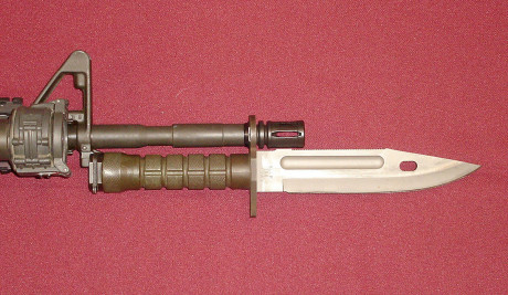Hola a todos los amigos foreros.
Mi consulta o problema es el siguiente:
Me han regalado un cuchillo de 40
